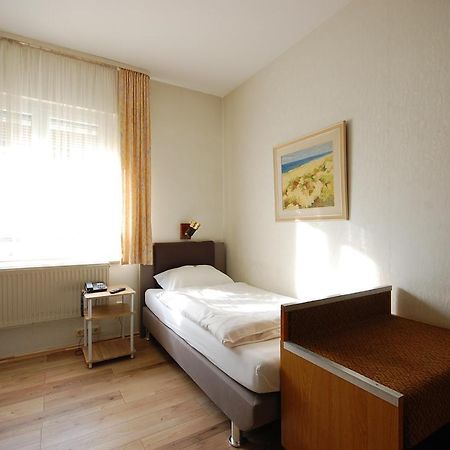 Hotel Haus Isenburg Neu-Isenburg Ngoại thất bức ảnh