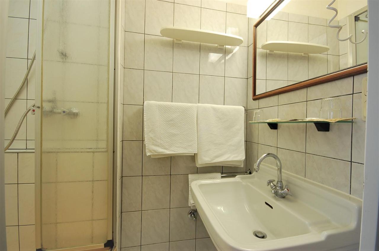 Hotel Haus Isenburg Neu-Isenburg Ngoại thất bức ảnh