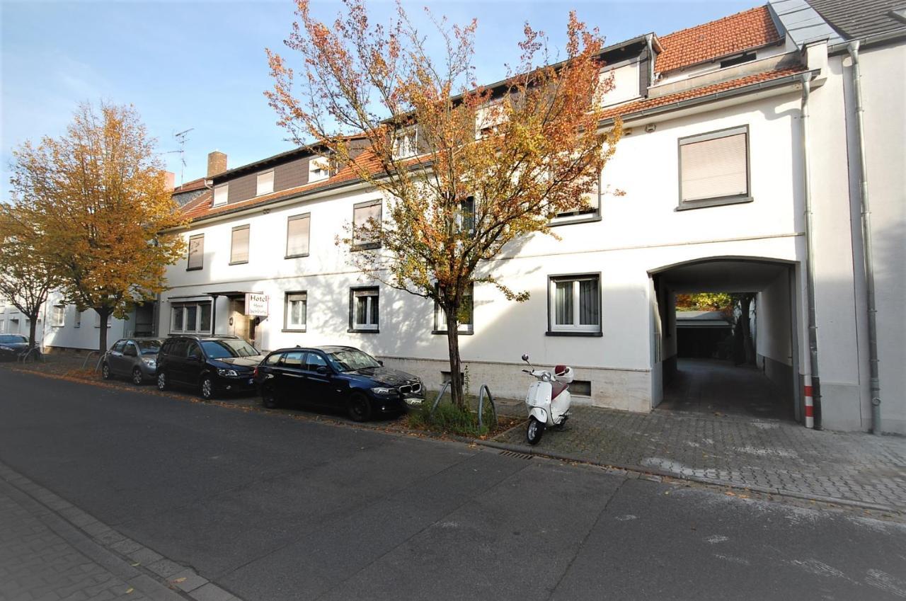 Hotel Haus Isenburg Neu-Isenburg Ngoại thất bức ảnh